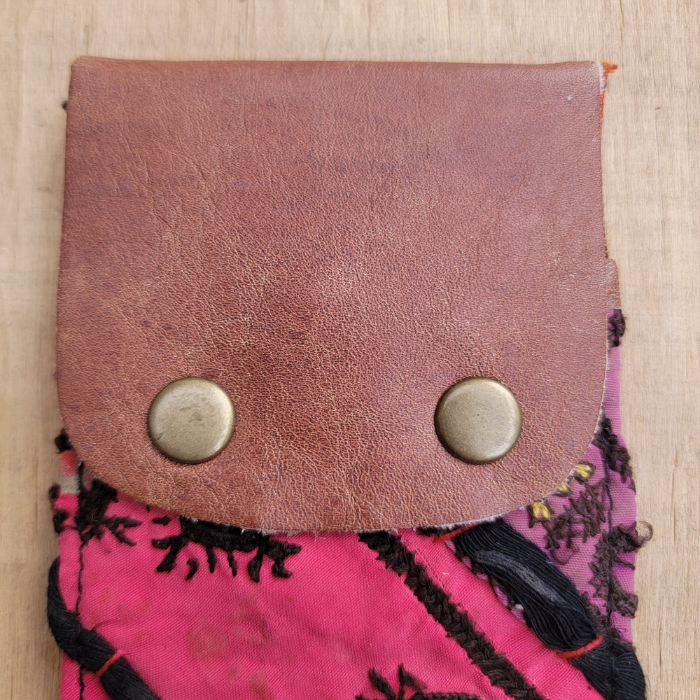 🌋👽 Free People Boho Embroidered Repurposed vtg banjara hippie Wallet card case - Picture 8 of 16